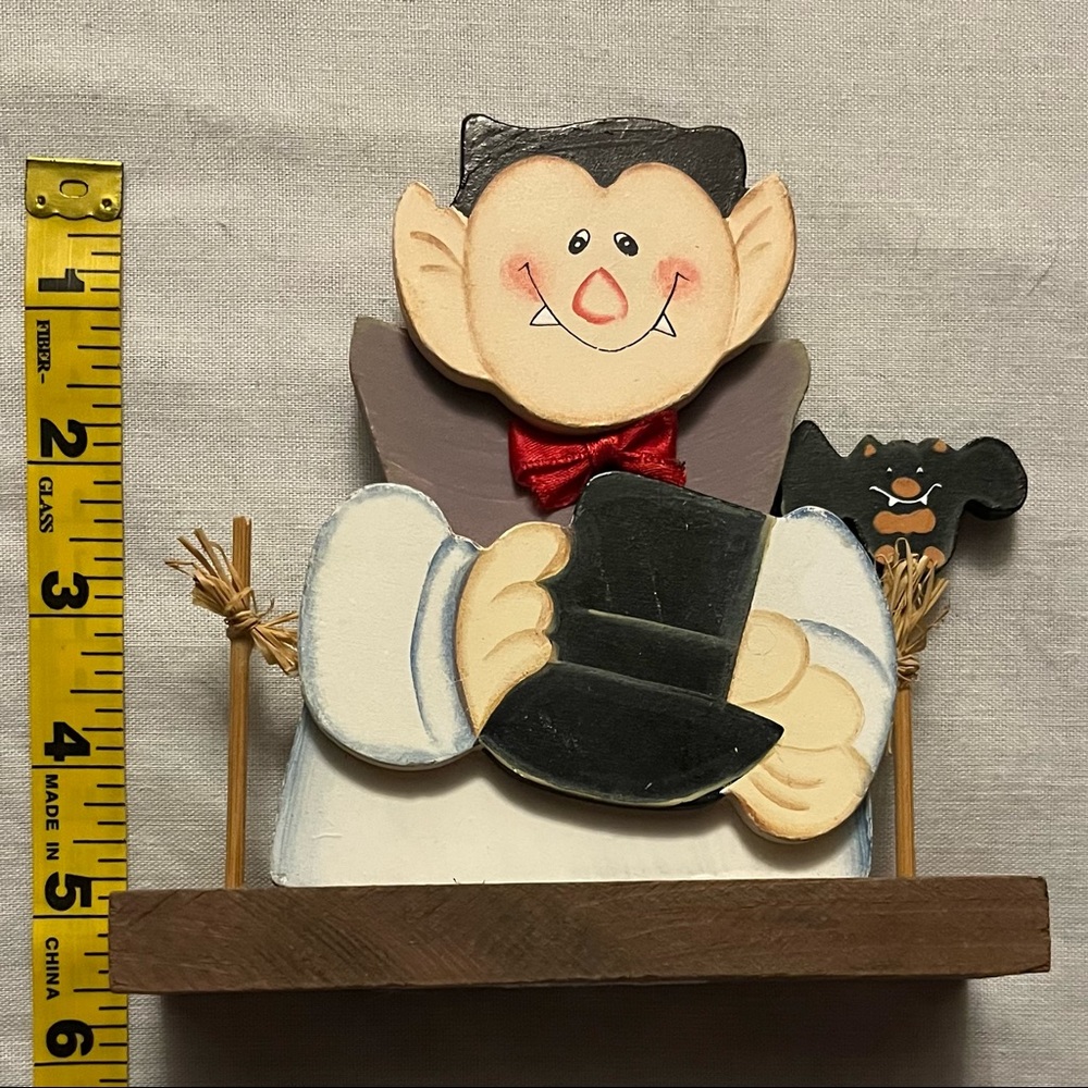Dracula With Top Hat And Bat Halloween Mantle Or Table Decor